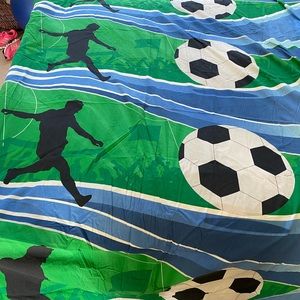 Full/queens size duvet cover with shams